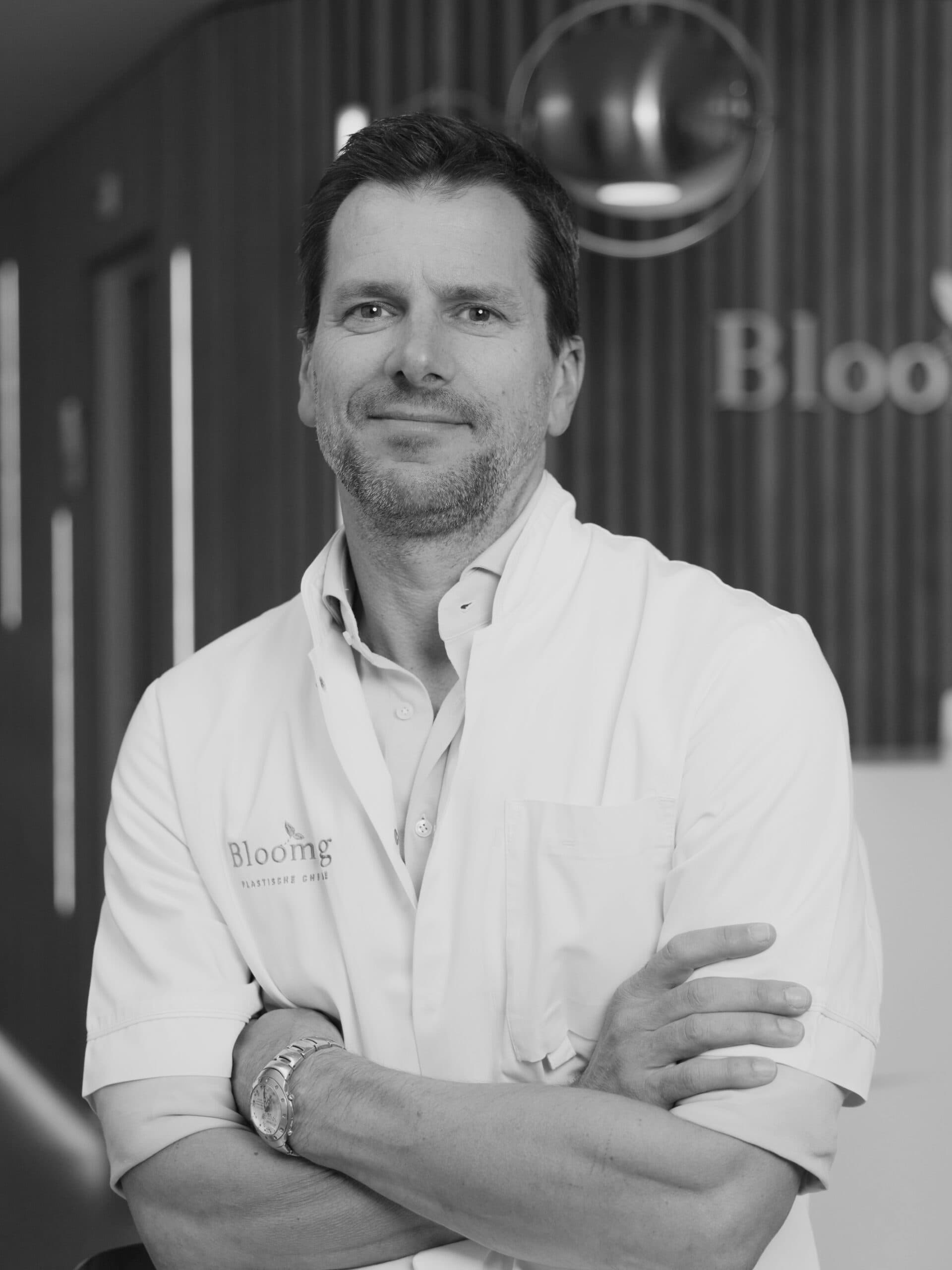 Dr. Menno Huikeshoven